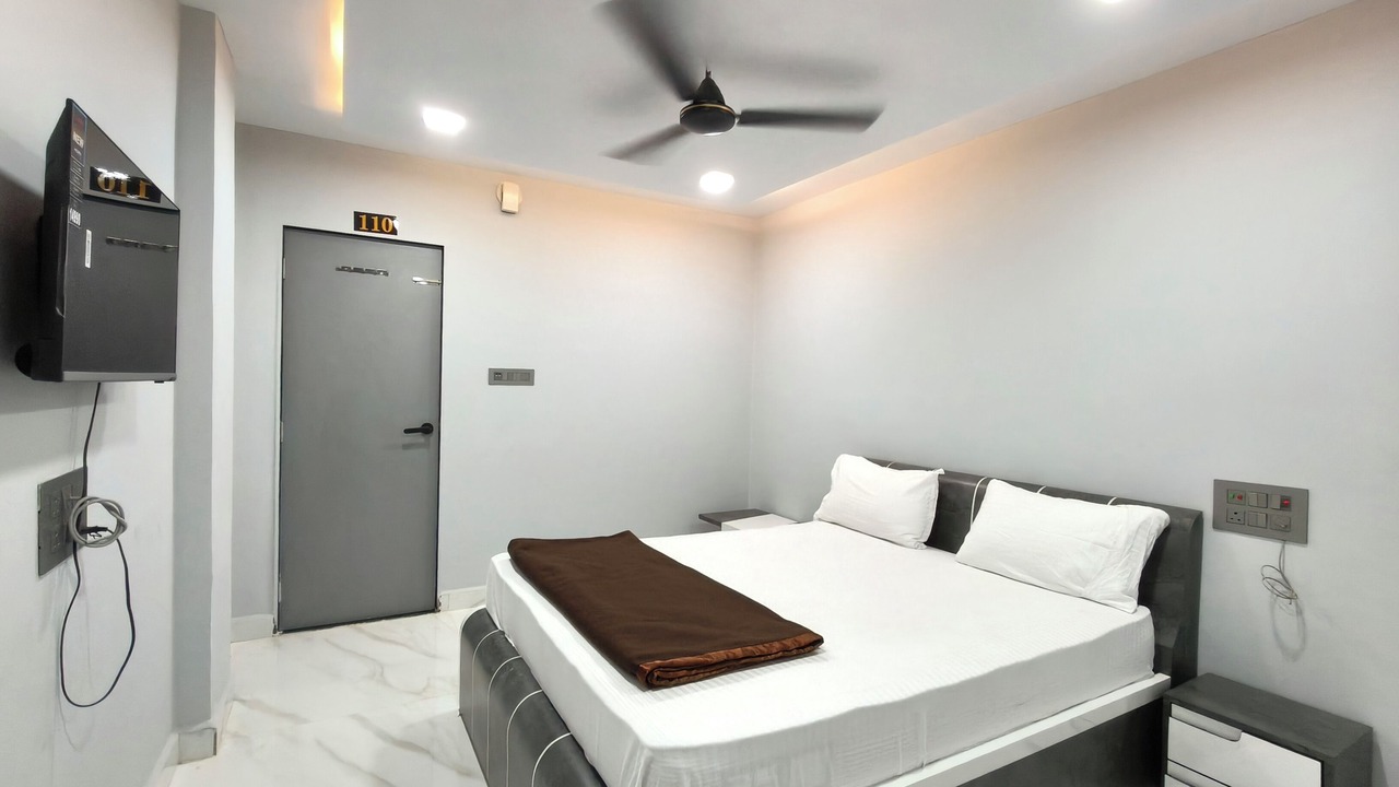Photo of Bedroom in Surat District