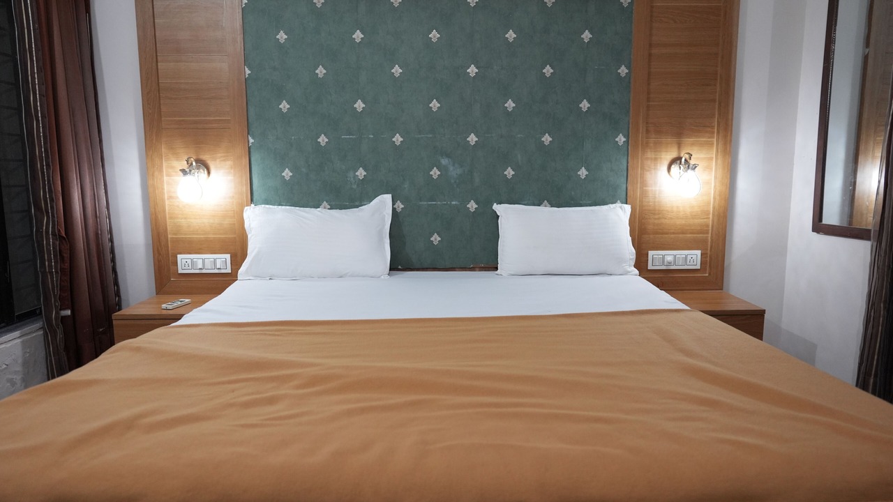 Photo of Bedroom in Dhari
