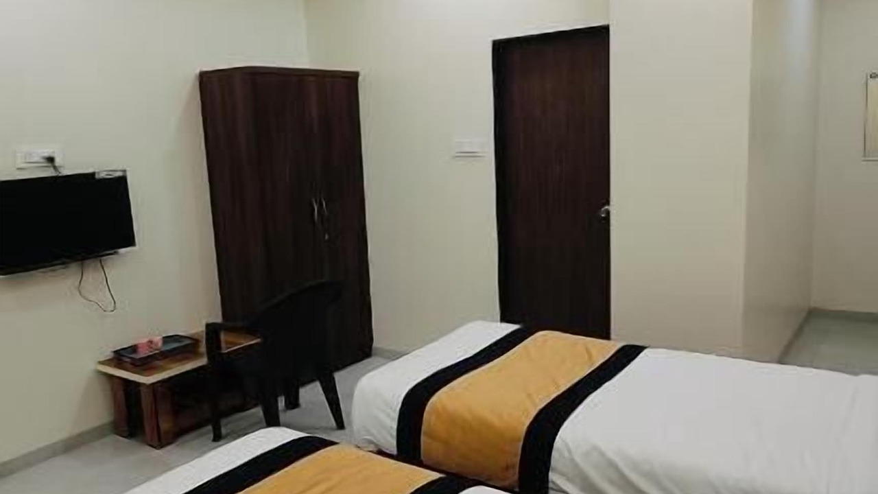 Photo of Bedroom in Daulatabad