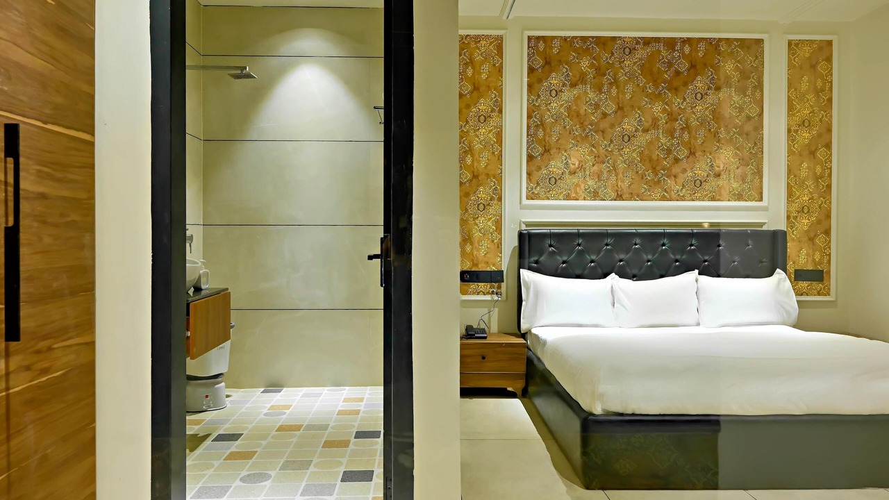 Photo of Bedroom in Ranjit Avenue