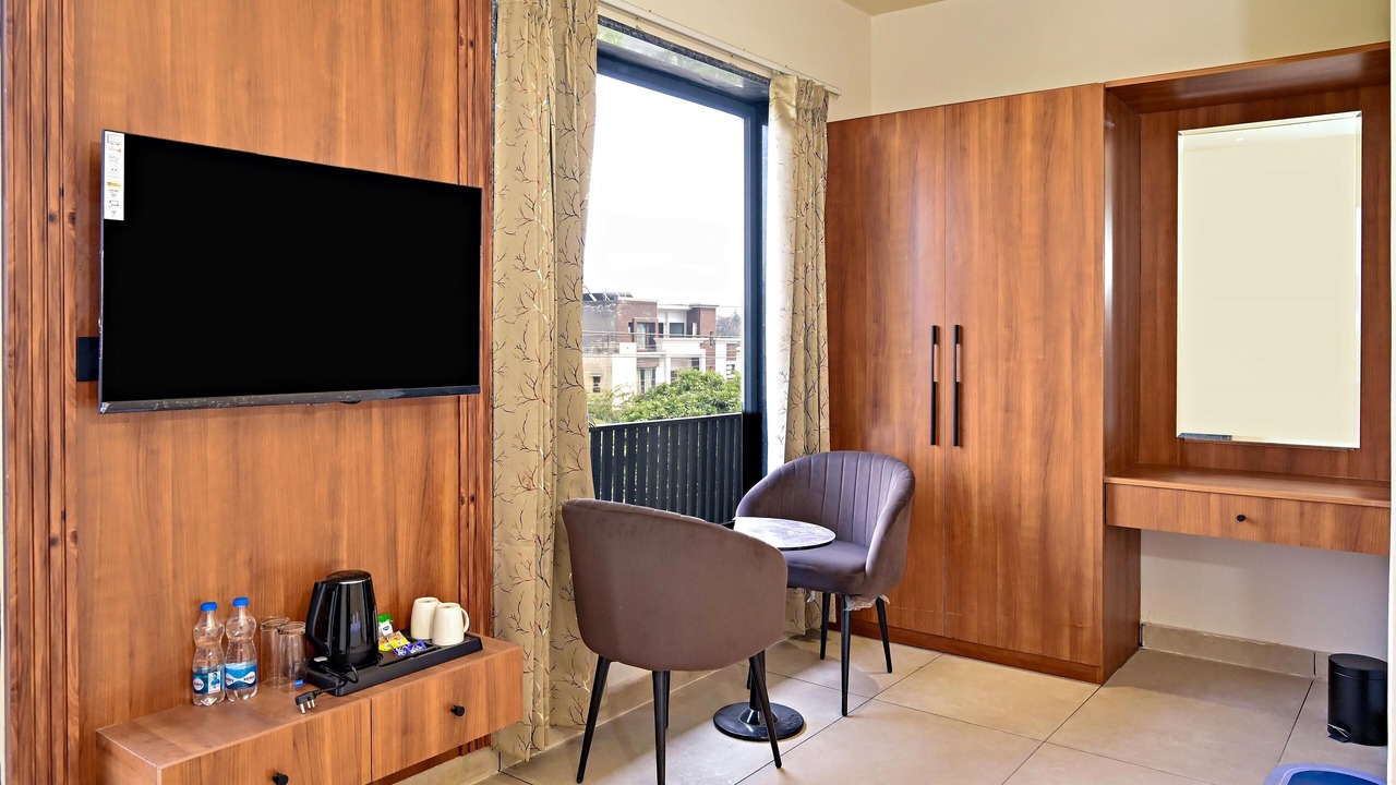 Photo of Bedroom in Ranjit Avenue