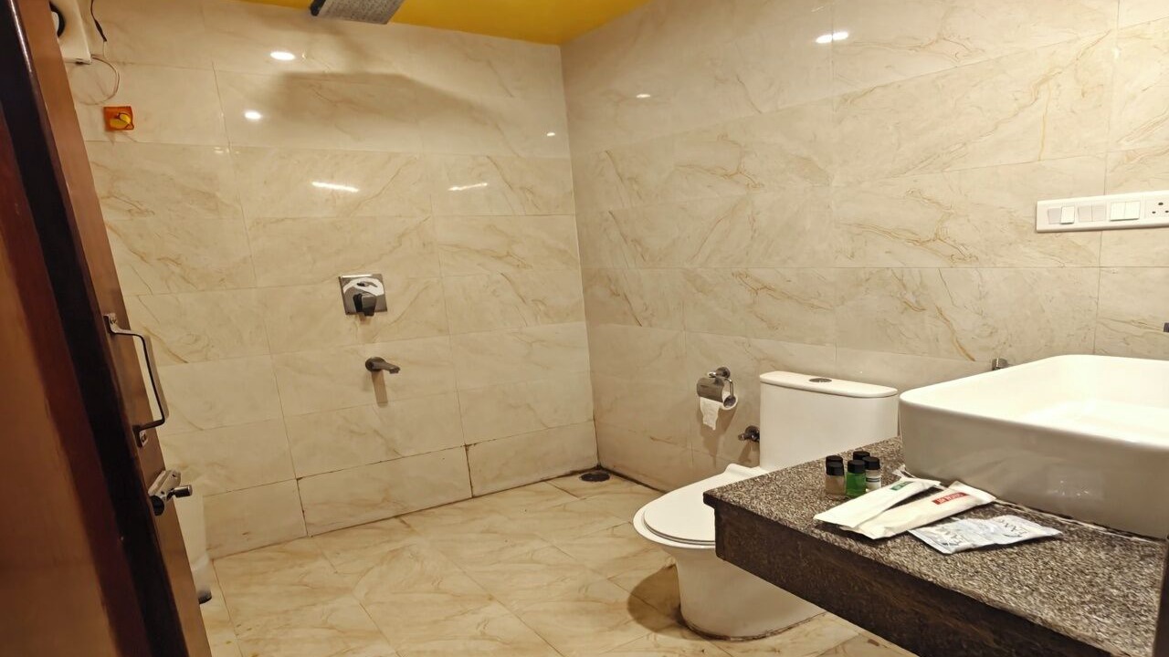 Photo of Bathroom in Tapovan