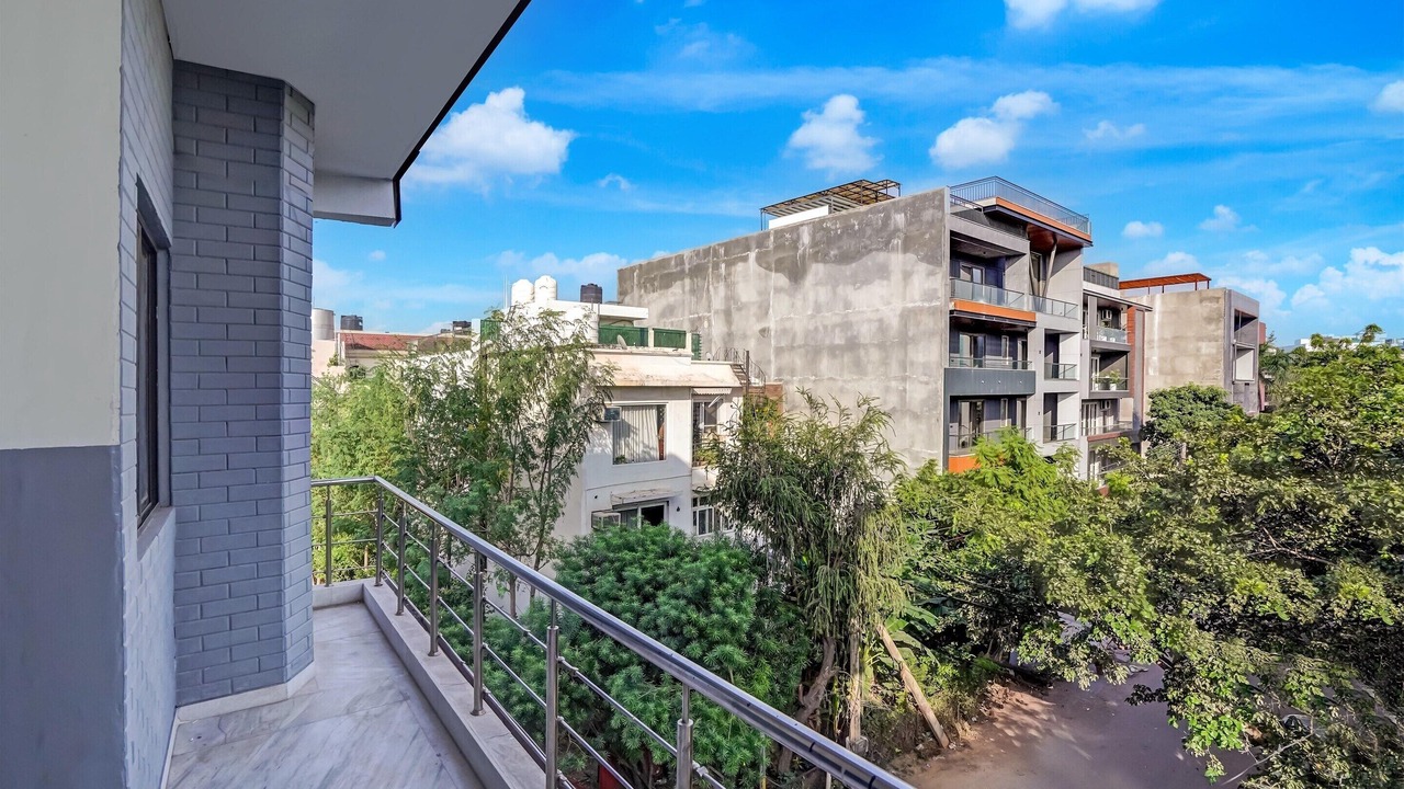 Photo of Patio Balcony in DLF Phase 1