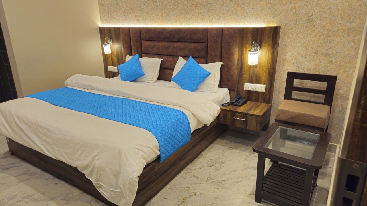 Photo of Bedroom in Mahmoorganj