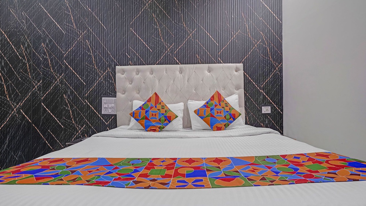 Photo of Bedroom in Parel
