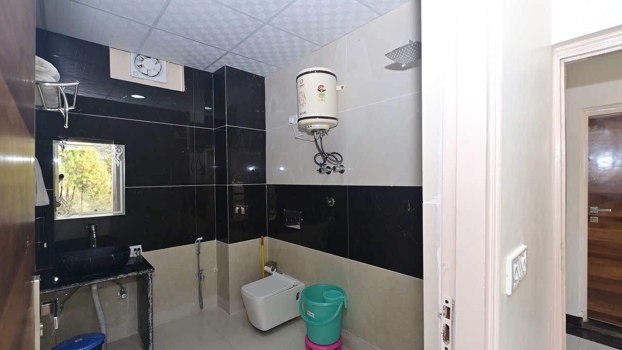 Photo of Bathroom in Lansdowne