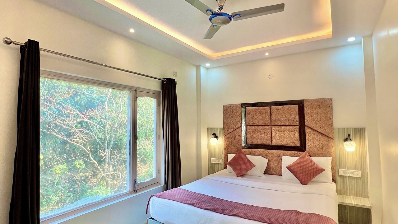 Photo of Bedroom in Lansdowne