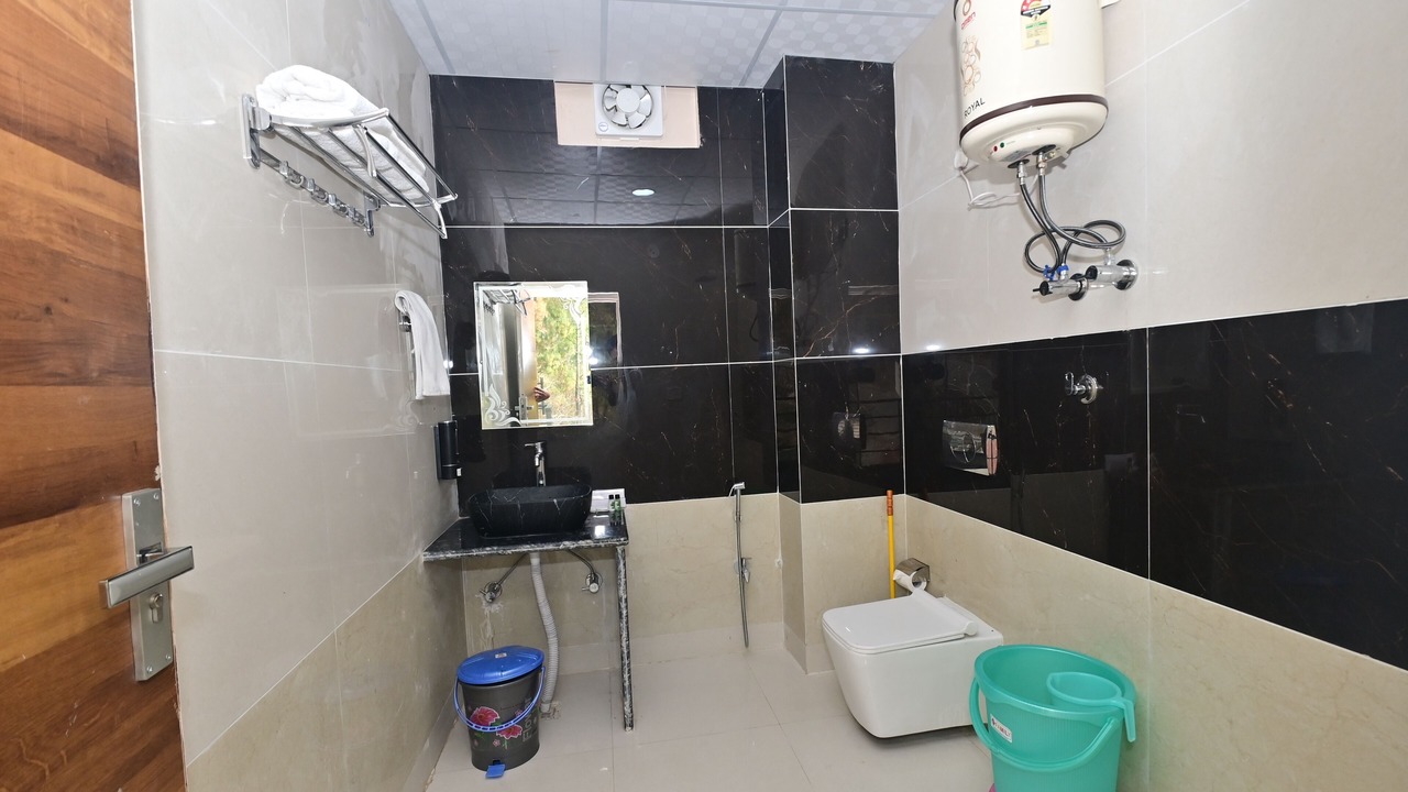 Photo of Bathroom in Lansdowne