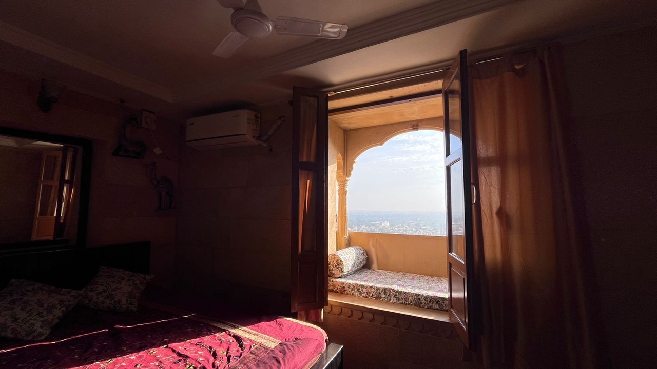 Photo of Bedroom in Amar Sagar Pol