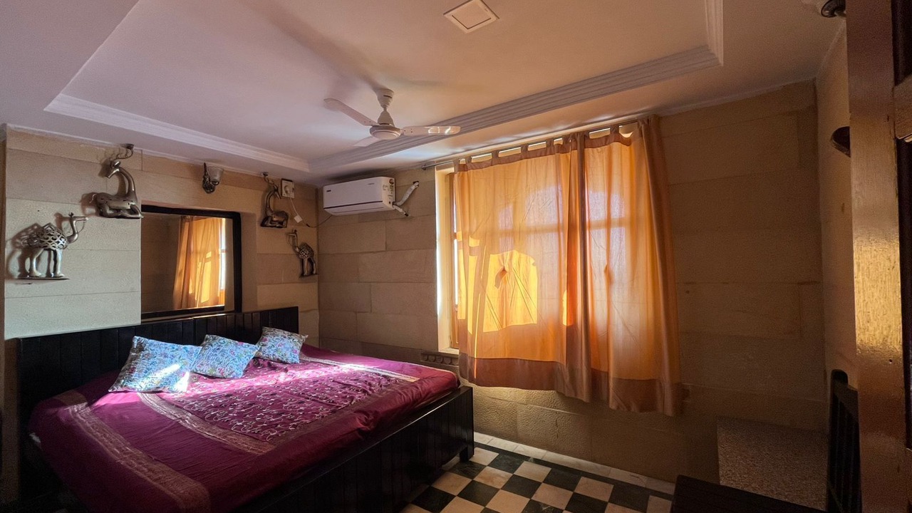 Photo of Bedroom in Amar Sagar Pol
