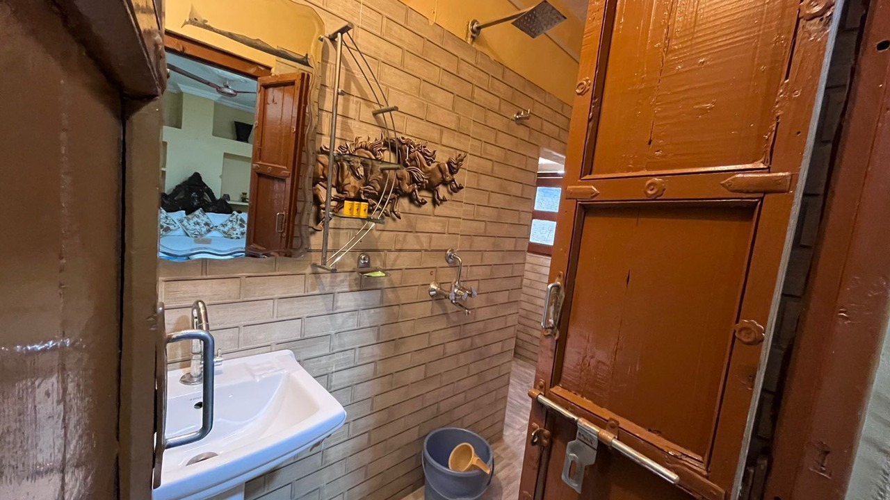 Photo of Bathroom in Amar Sagar Pol