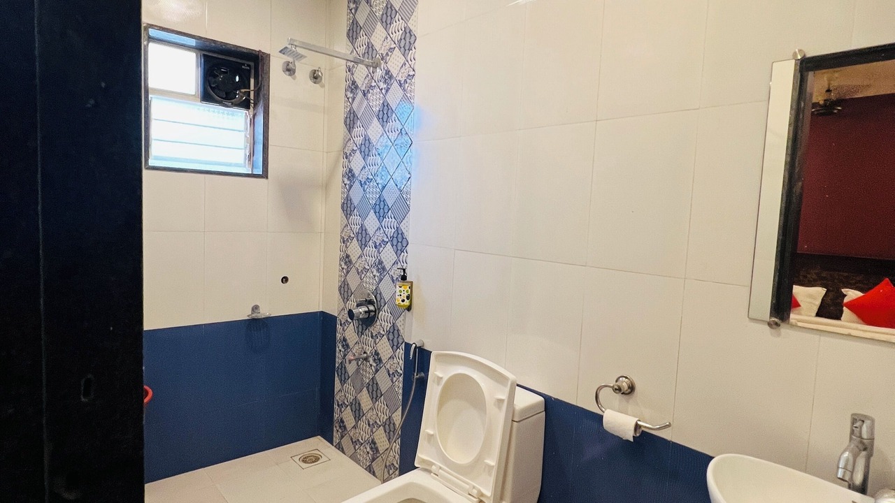 Photo of Bathroom in Mahabaleshwar