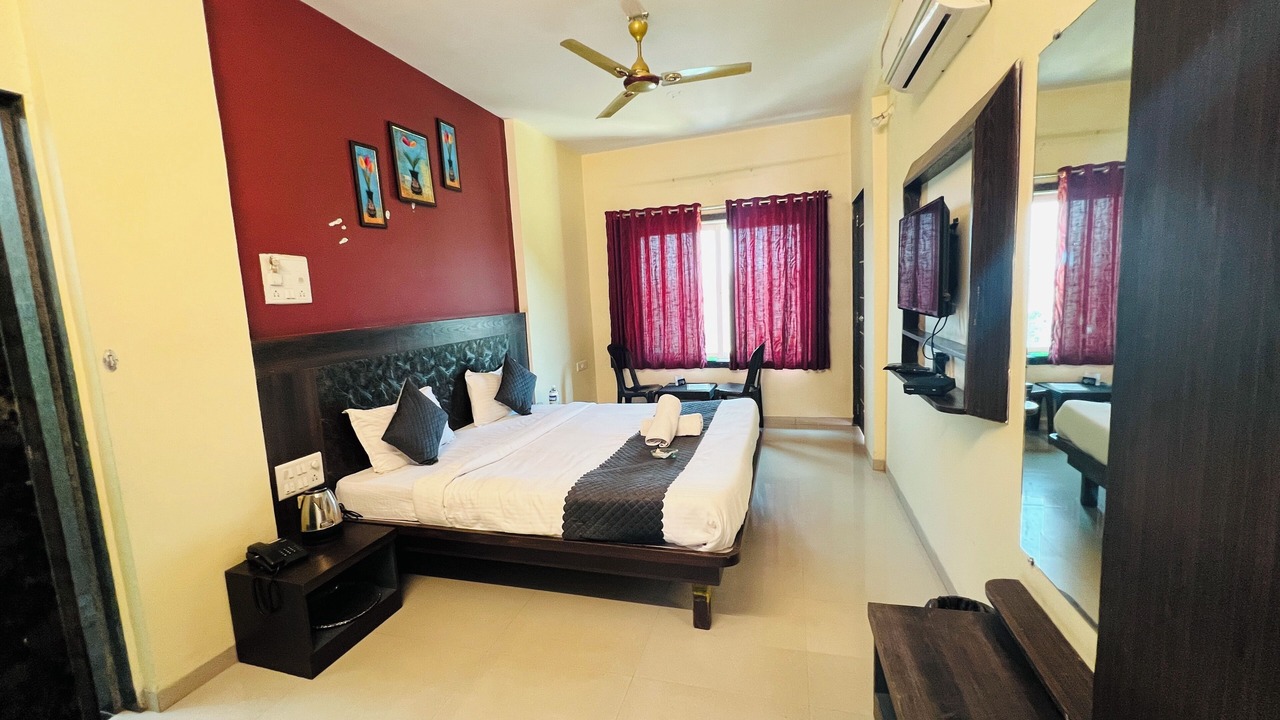 Photo of Bedroom in Mahabaleshwar