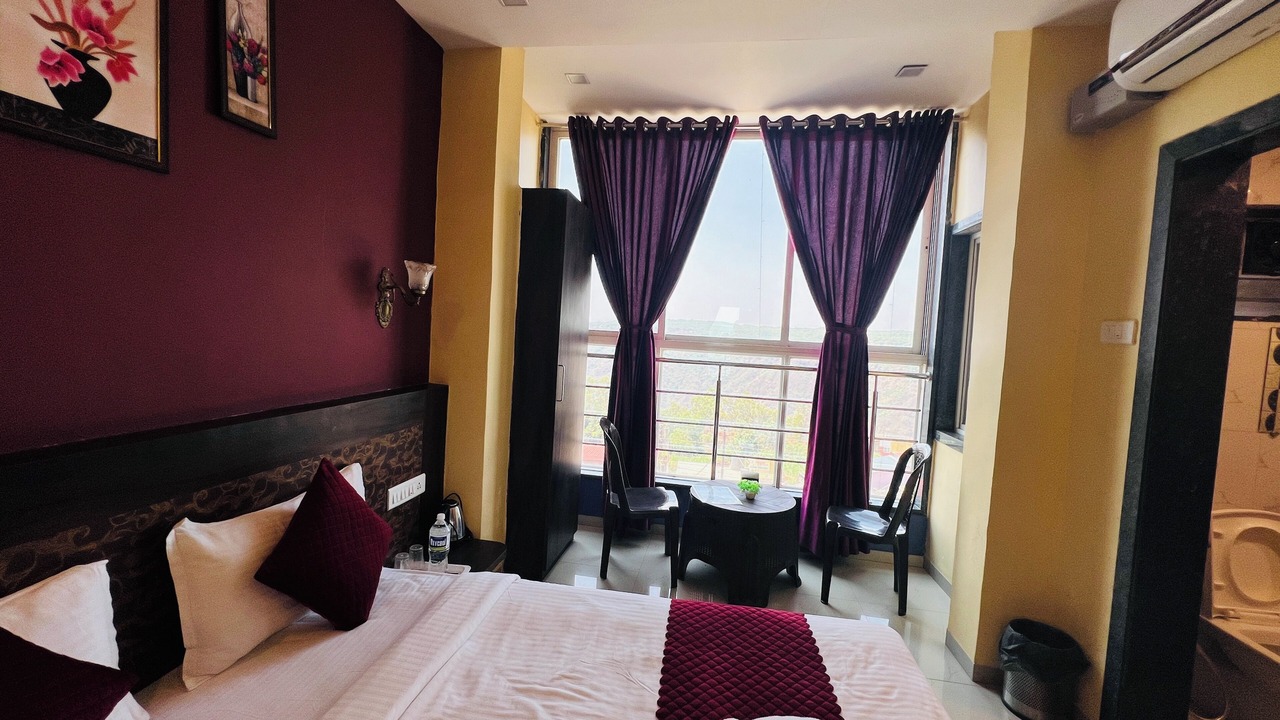 Photo of Bedroom in Mahabaleshwar