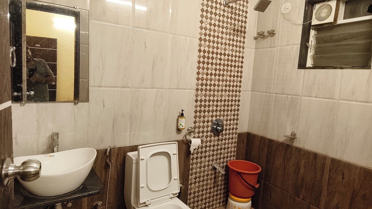 Photo of Bathroom in Mahabaleshwar
