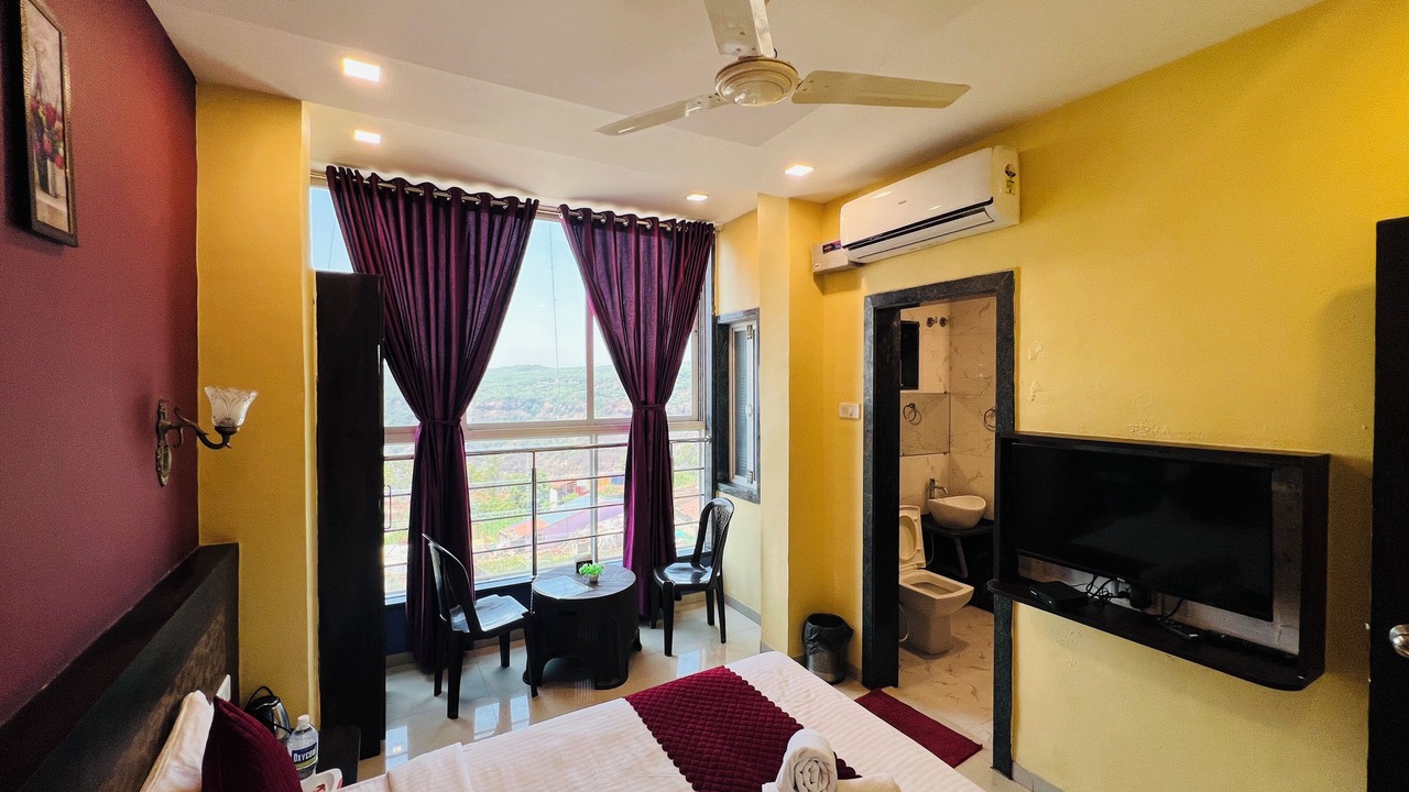 Photo of Bedroom in Mahabaleshwar