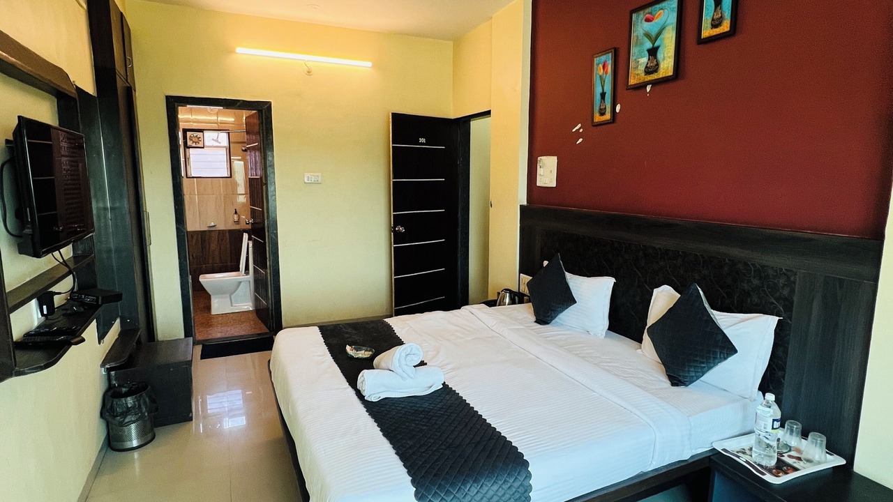 Photo of Bedroom in Mahabaleshwar