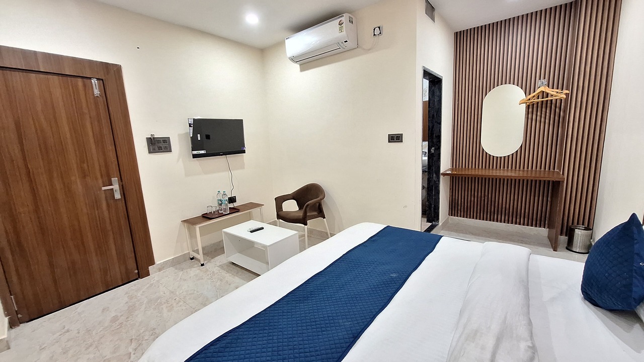 Photo of Bedroom in Bhopal