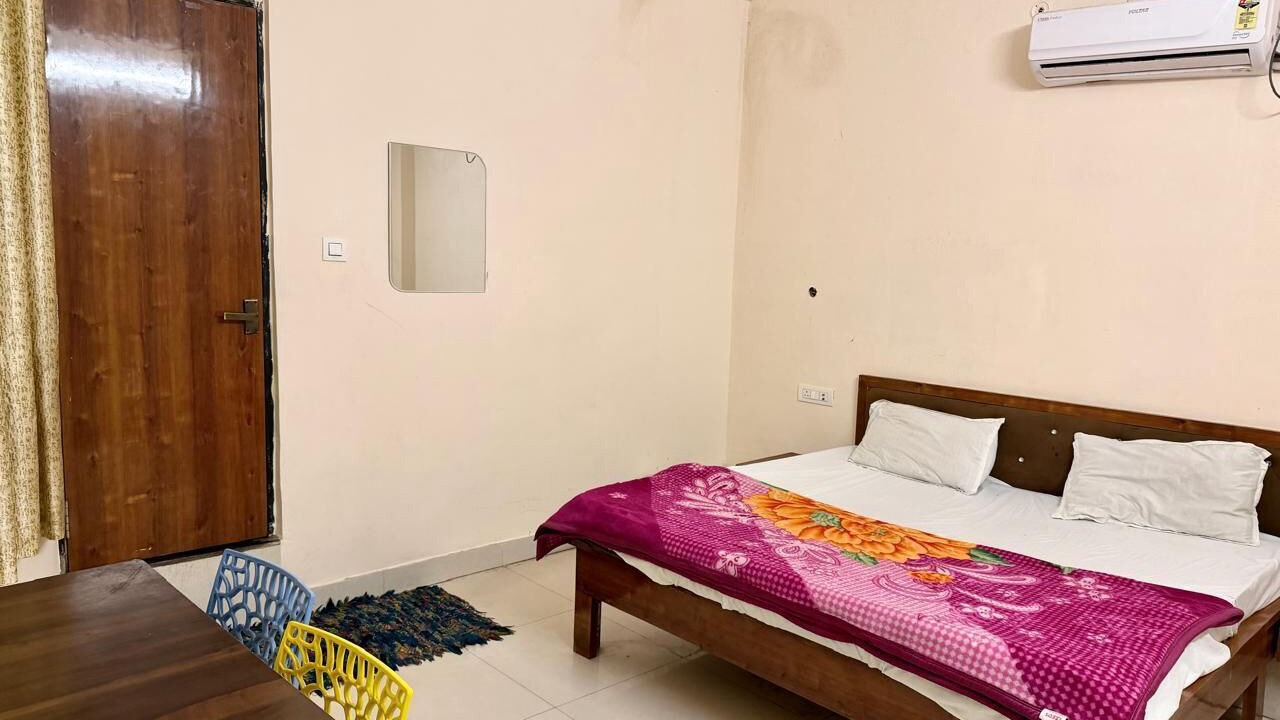 Photo of Bedroom in Etawah
