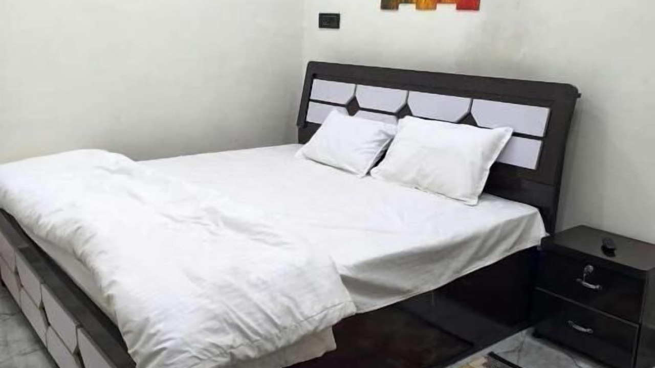 Photo of Bedroom in Mahmoorganj