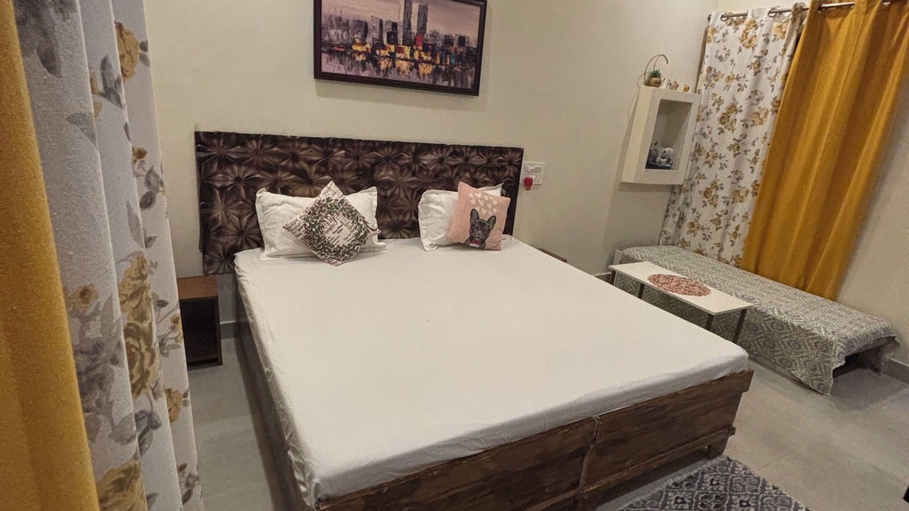 Photo of Bedroom in Mathura
