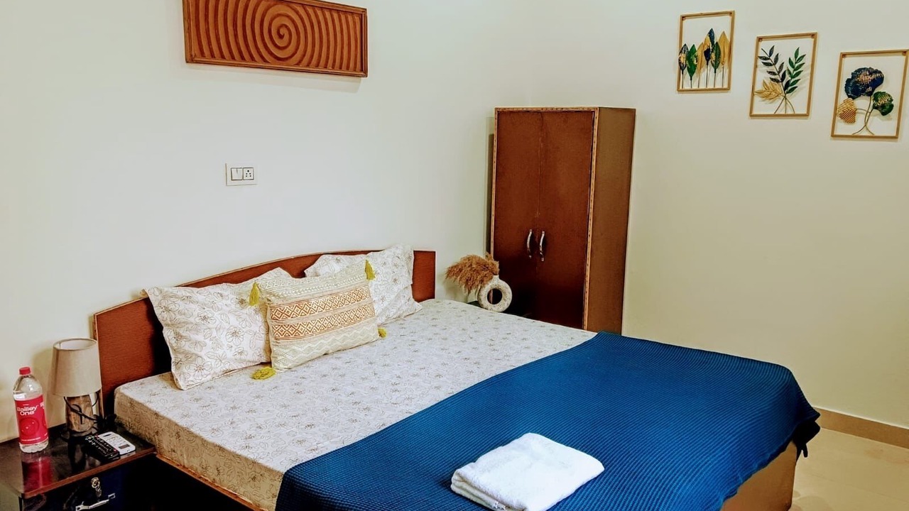 Photo of Bedroom in Tapovan