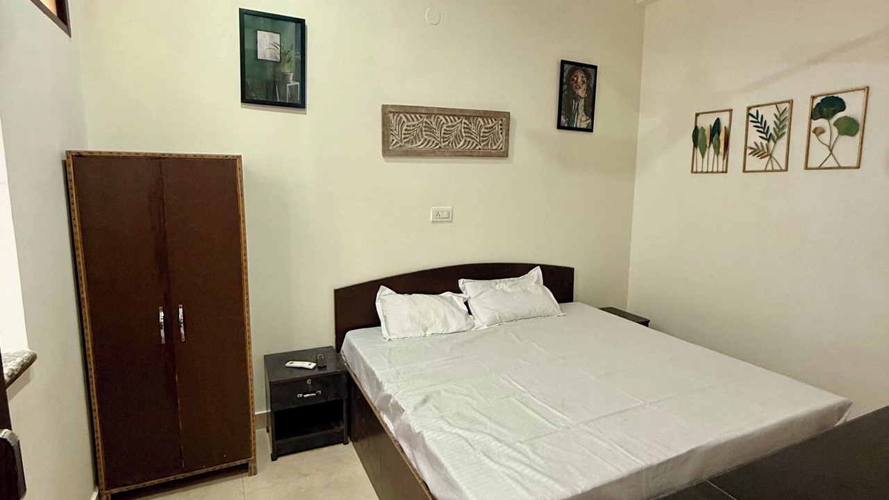 Photo of Bedroom in Tapovan