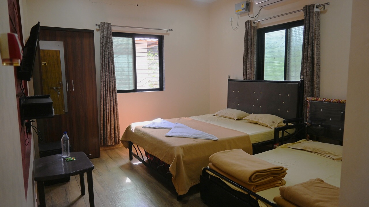 Photo of Bedroom in Diveagar