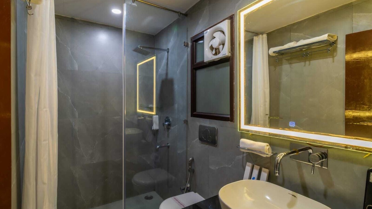 Photo of Bathroom in Lansdowne