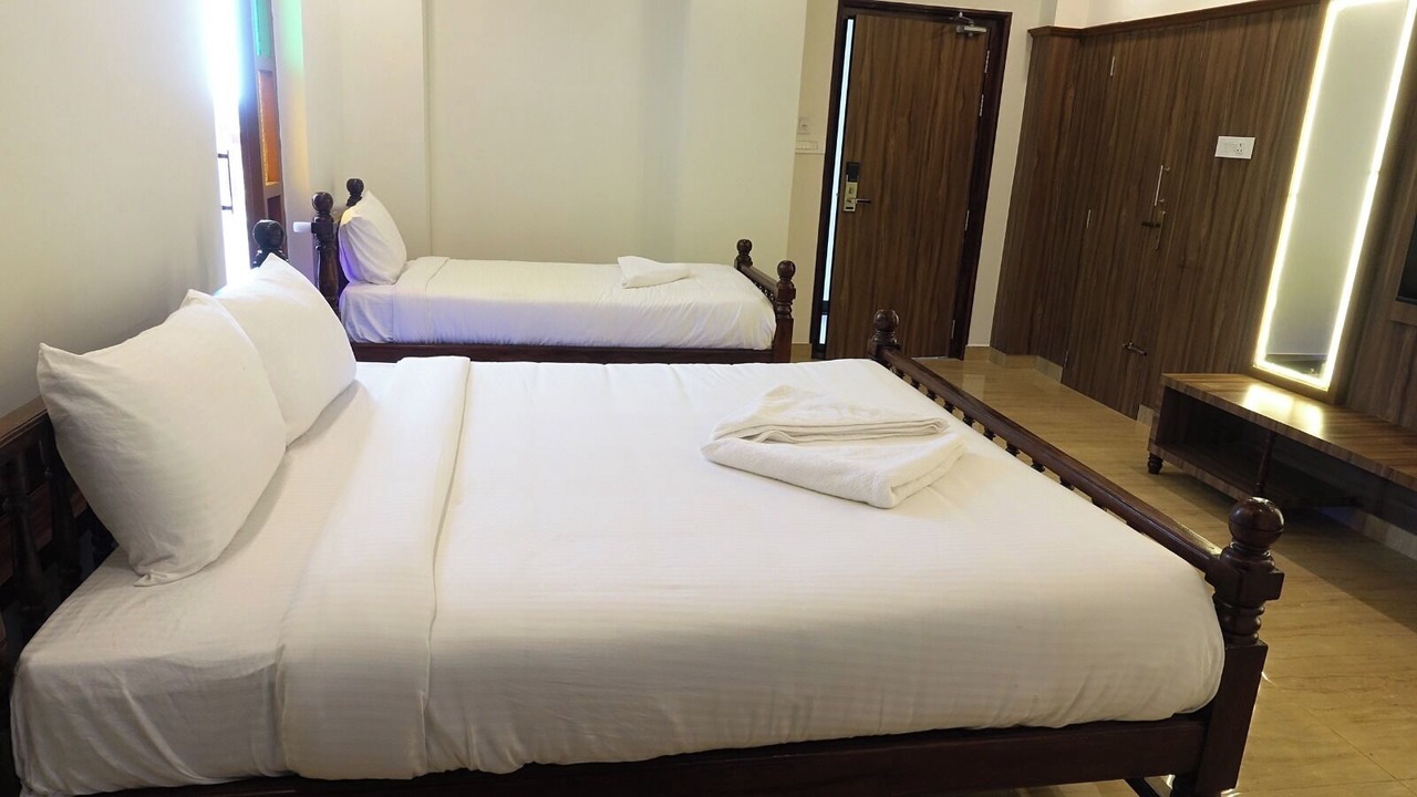 Photo of Bedroom in Thirukadaiyur