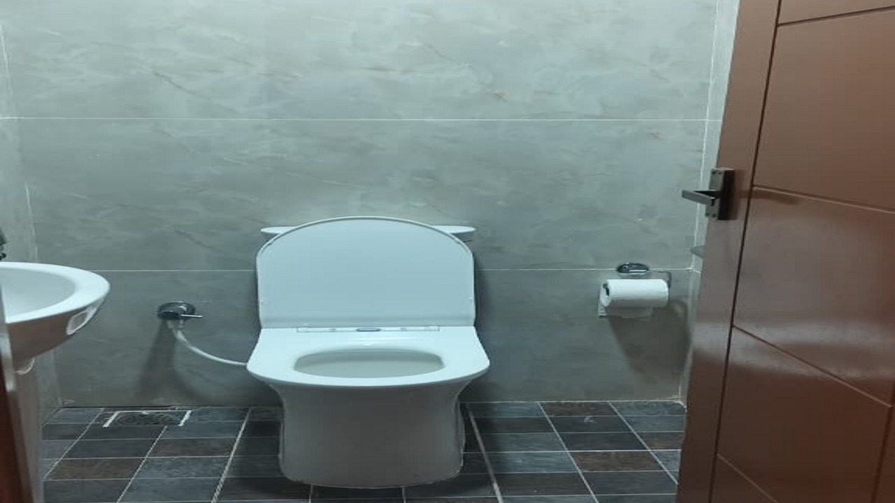 Photo of Bathroom in Thirukadaiyur