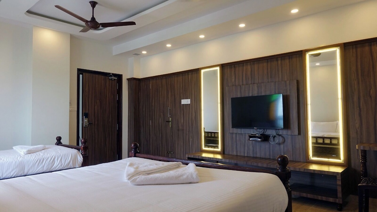 Photo of Bedroom in Thirukadaiyur