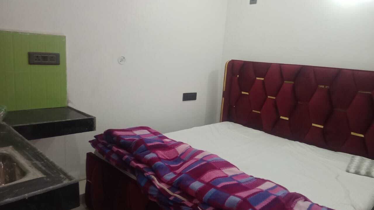 Photo of Bedroom in Naini