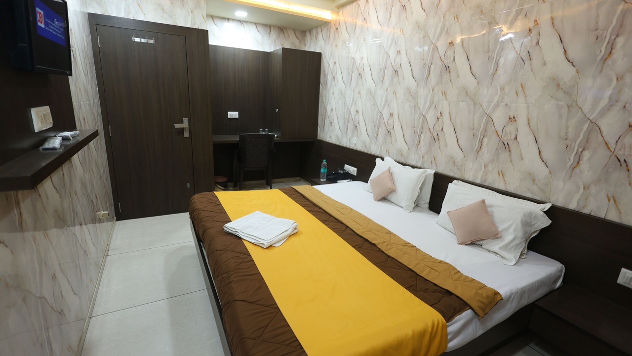 Photo of Bedroom in Rajkot