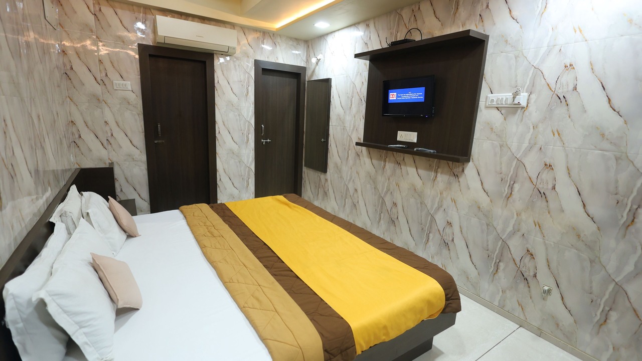 Photo of Bedroom in Rajkot