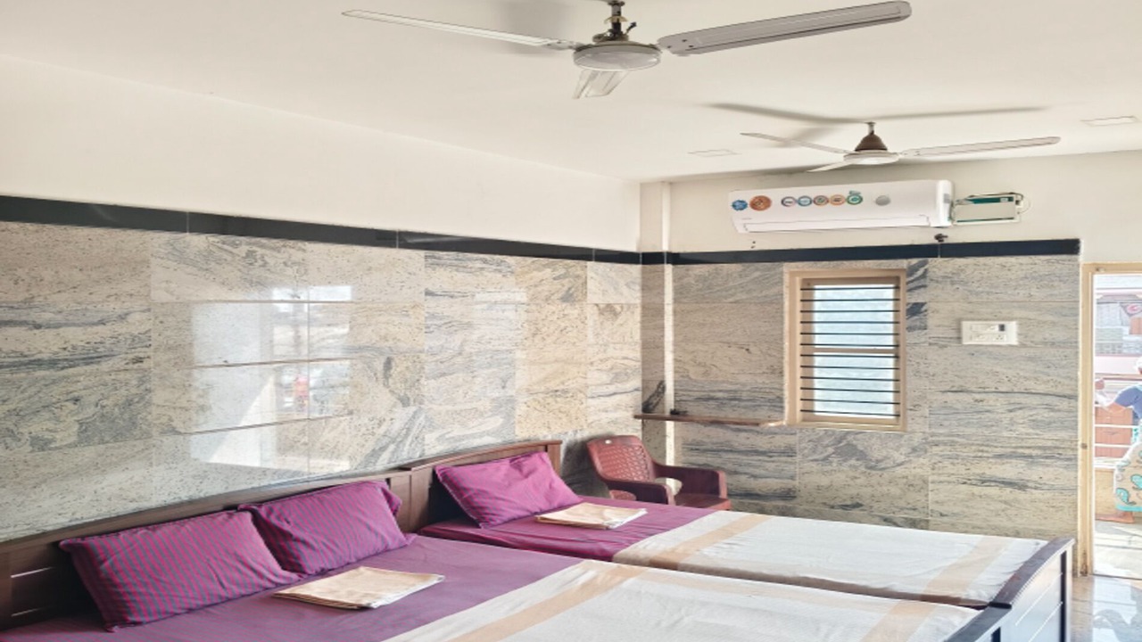 Photo of Bedroom in Perundurai