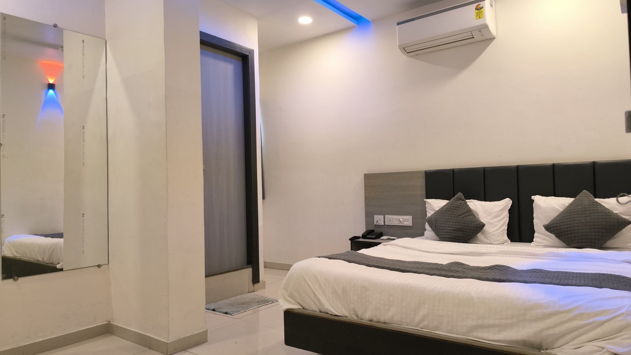Photo of Bedroom in Bodakdev