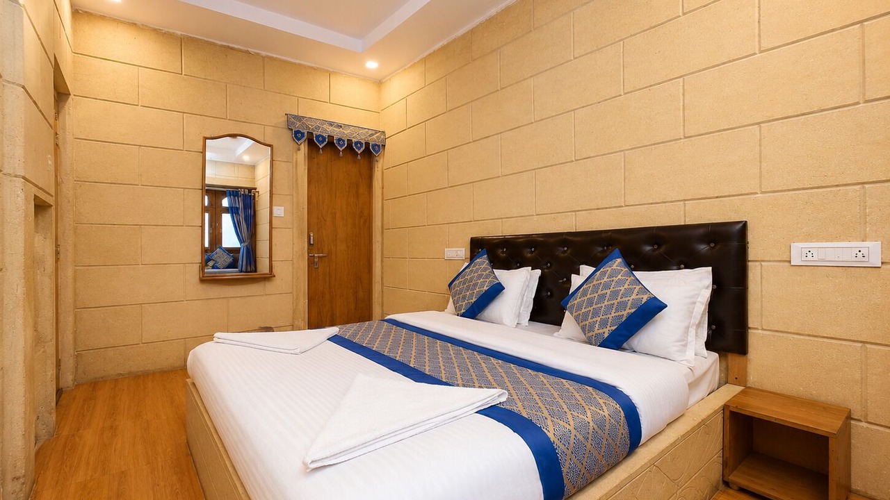 Photo of Bedroom in Amar Sagar Pol