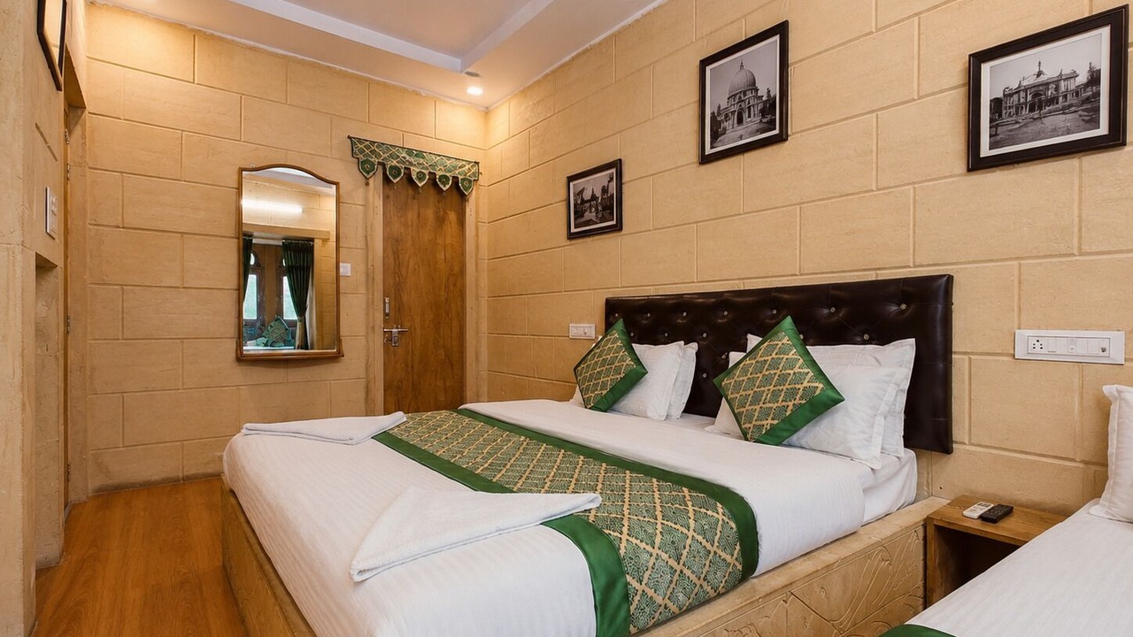 Photo of Bedroom in Amar Sagar Pol