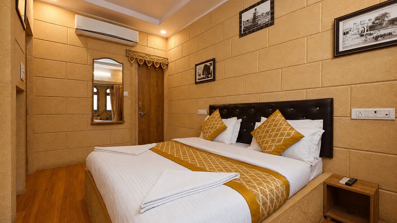 Photo of Bedroom in Amar Sagar Pol