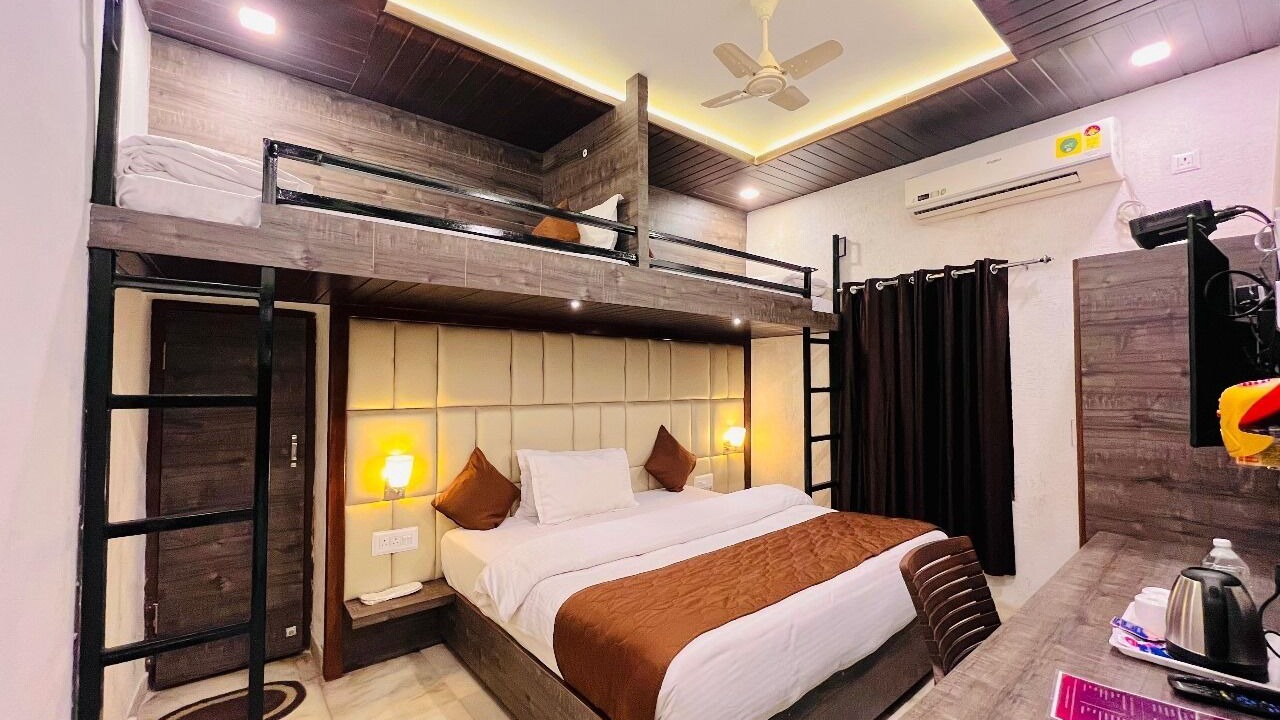 Photo of Bedroom in Mount Abu