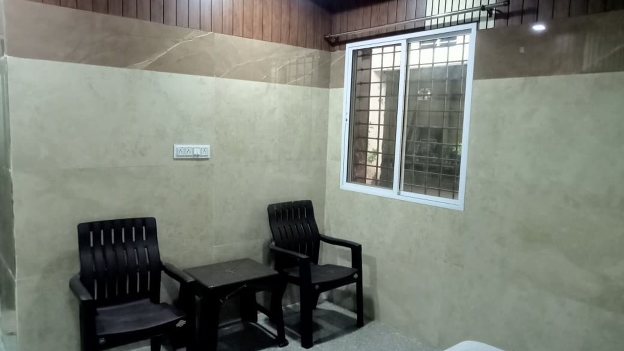 Photo of Bedroom in Kalmeshwar