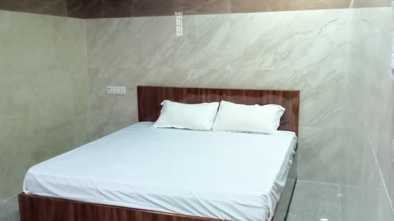 Photo of Bedroom in Kalmeshwar