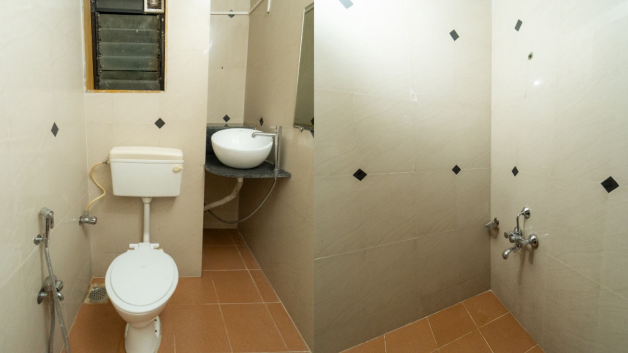 Photo of Bathroom in Mahabaleshwar