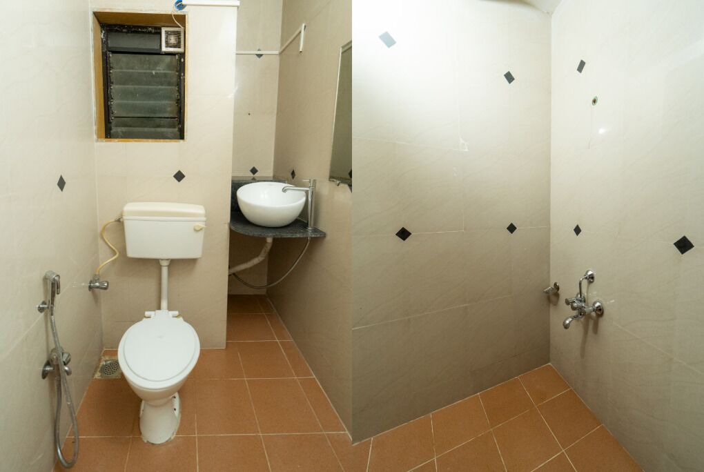 Photo of Bathroom in Mahabaleshwar