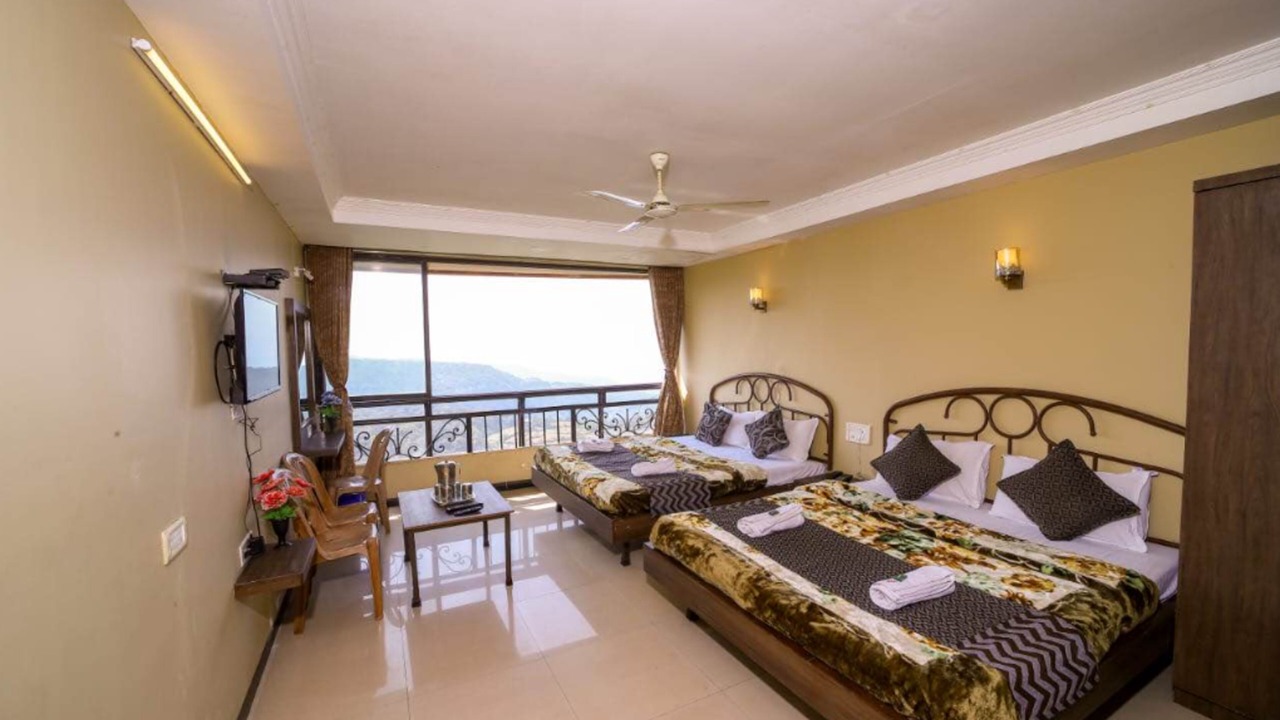 Photo of Bedroom in Mahabaleshwar
