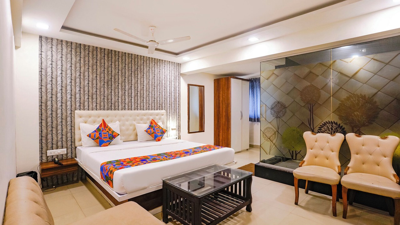 Photo of Bedroom in Kolegaon