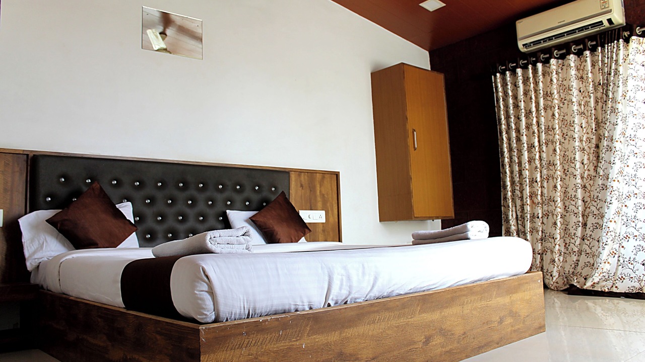 Photo of Bedroom in Mahabaleshwar