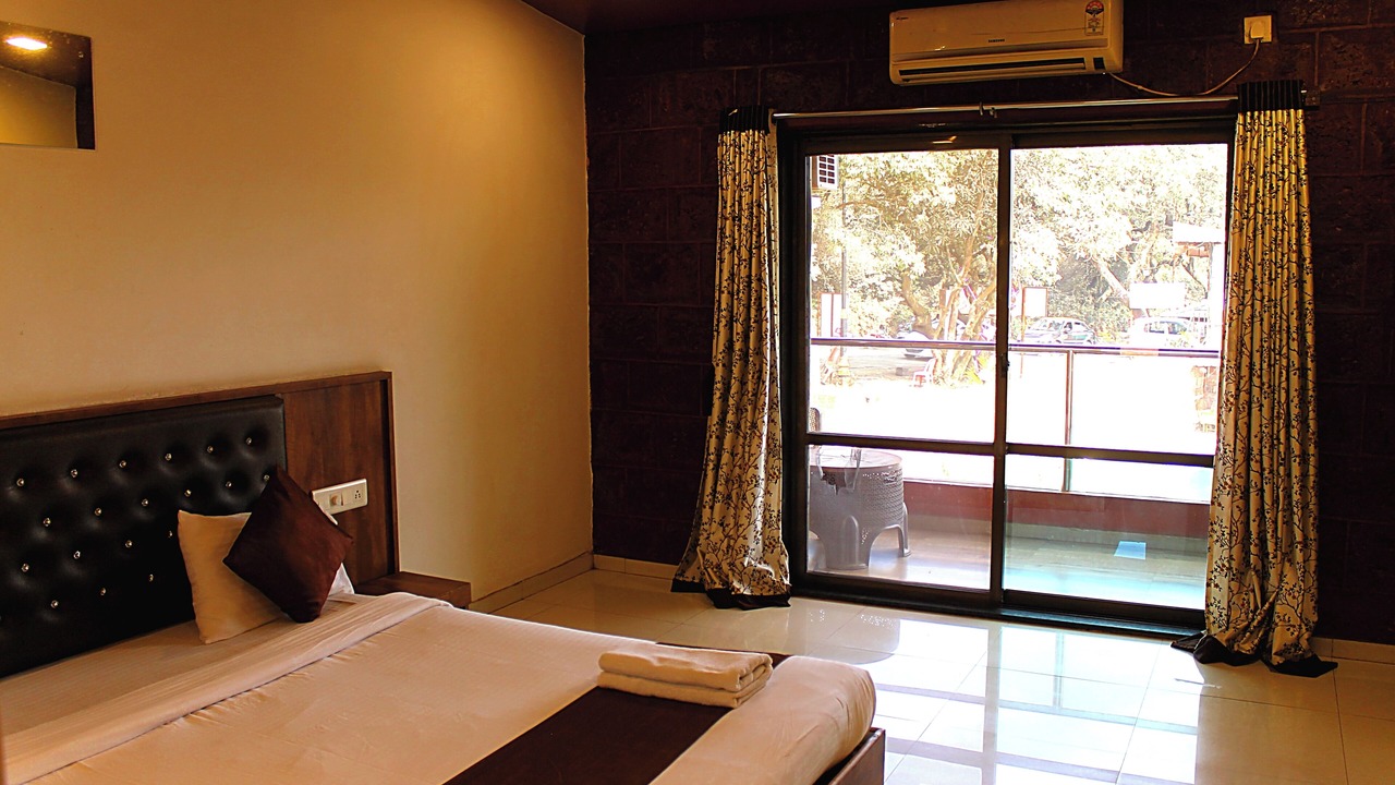 Photo of Bedroom in Mahabaleshwar