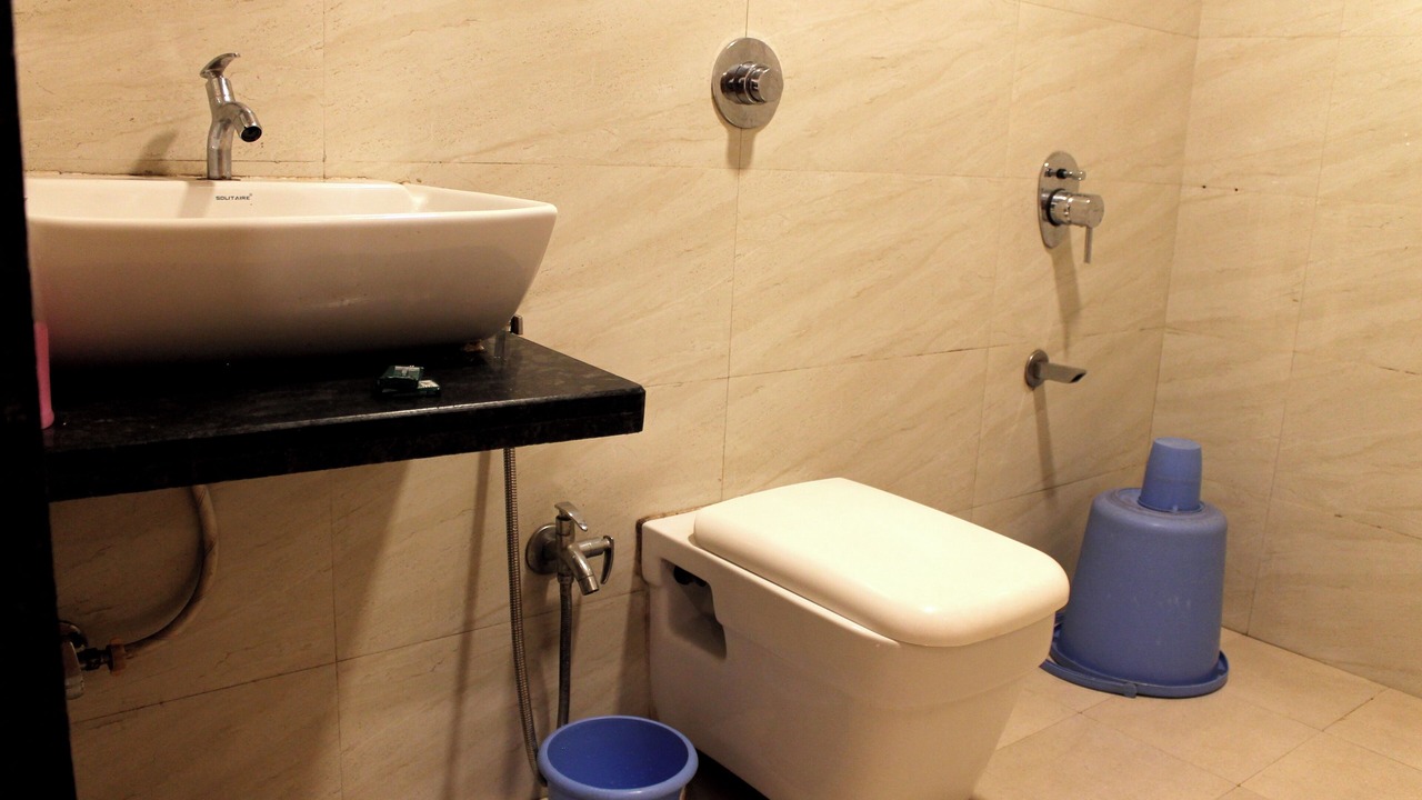 Photo of Bathroom in Mahabaleshwar